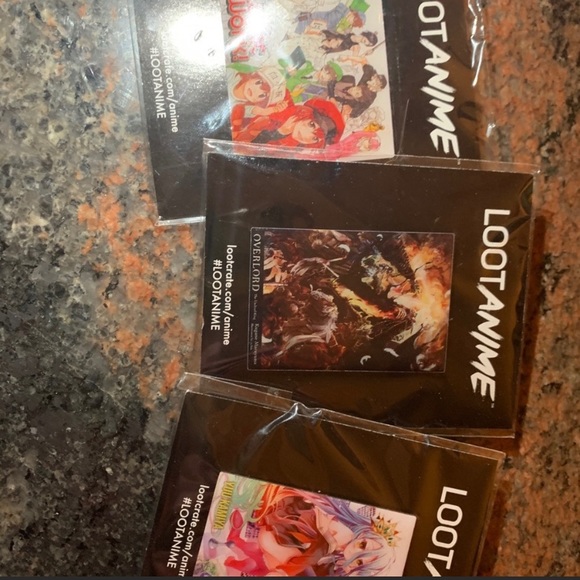 Amazing collection of pins and rare coin - Picture 10 of 11